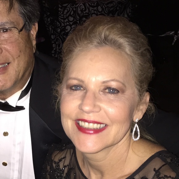 Meet your Posher, Karen - Picture 1 of 1